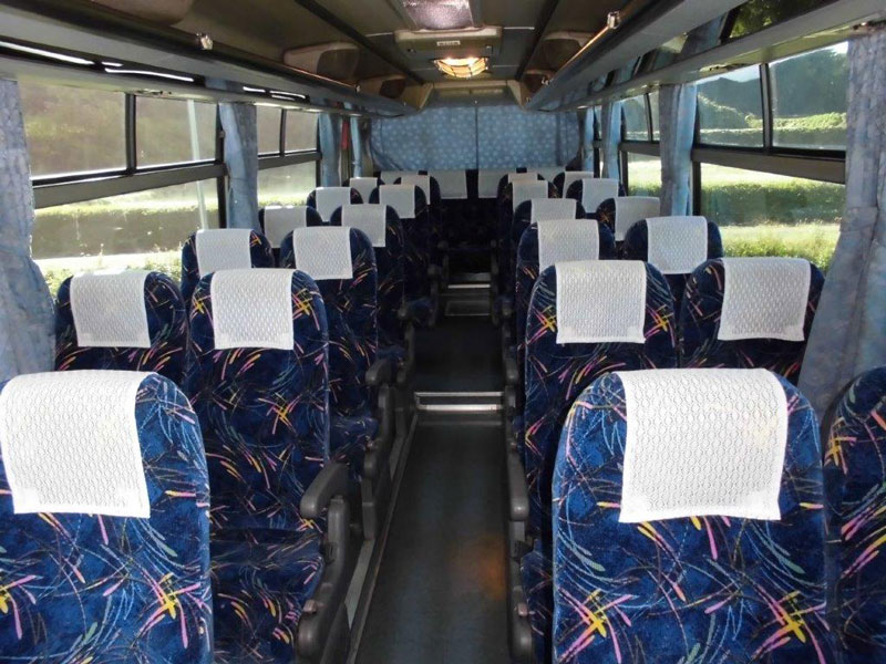 有限会社ルミナス交通　中型バス